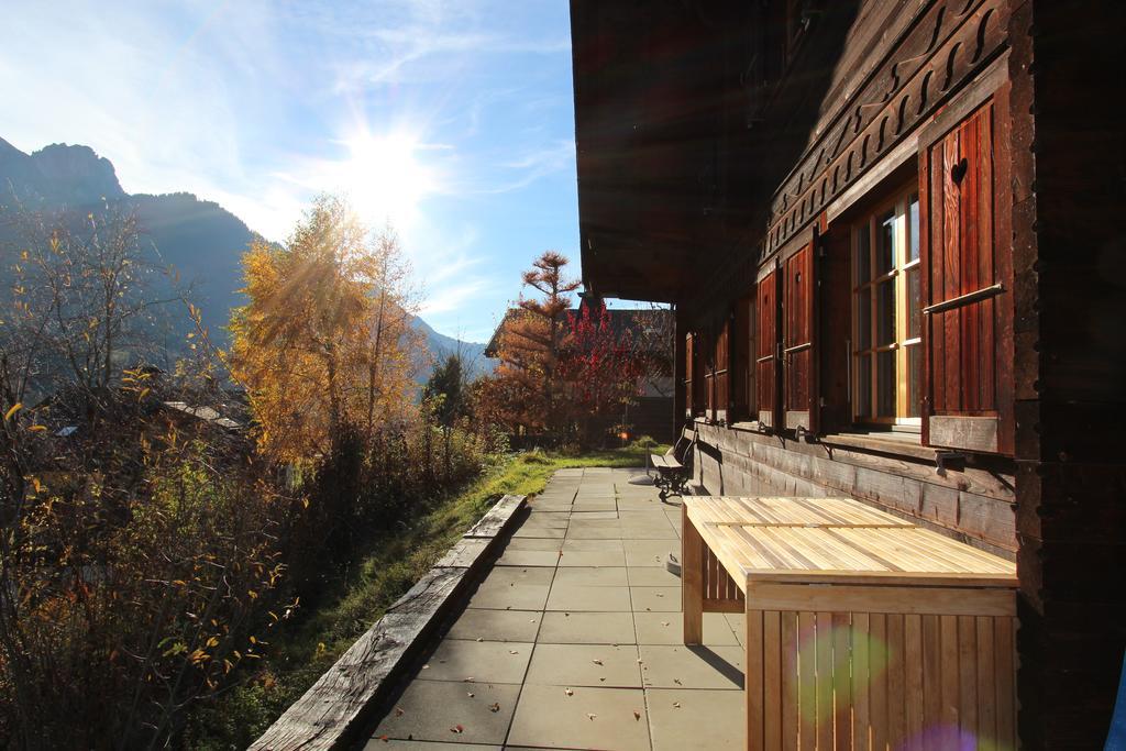 Les Jumelles Villa Gstaad Bilik gambar
